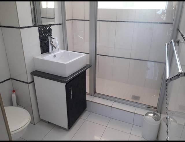 2 BEDROOM FLAT RENTED IN MUSGRAVE